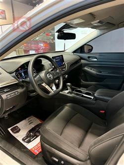 نيسان ألتيما